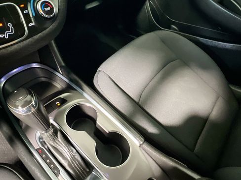 Used 2017 Chevrolet Malibu LT w/ Driver Confidence Package image 26