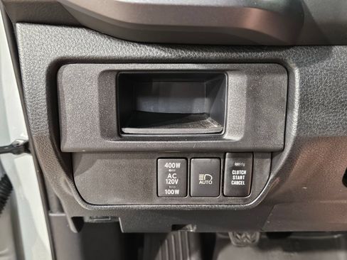 Used 2019 Toyota Tacoma TRD Sport AWD/4WD image 24
