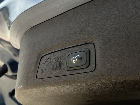 Used 2018 Lincoln MKC Select w/ Select Plus Package FWD image 26
