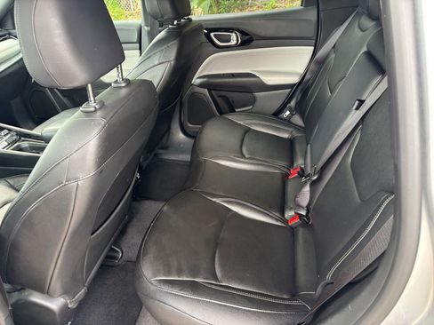 Used 2025 Jeep Compass Limited image 25