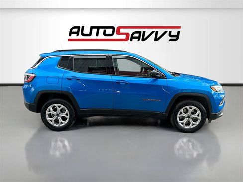 Used 2025 Jeep Compass Latitude image 8