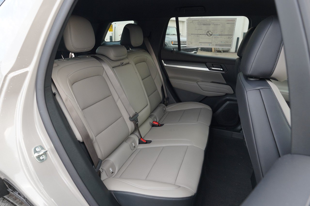 New 2027 GMC Terrain Elevation w/ Elevation Premium Package AWD/4WD image 24