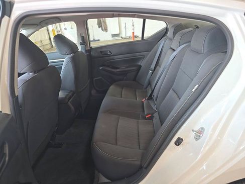 Used 2023 Nissan Altima 2.5 SV AWD/4WD image 13