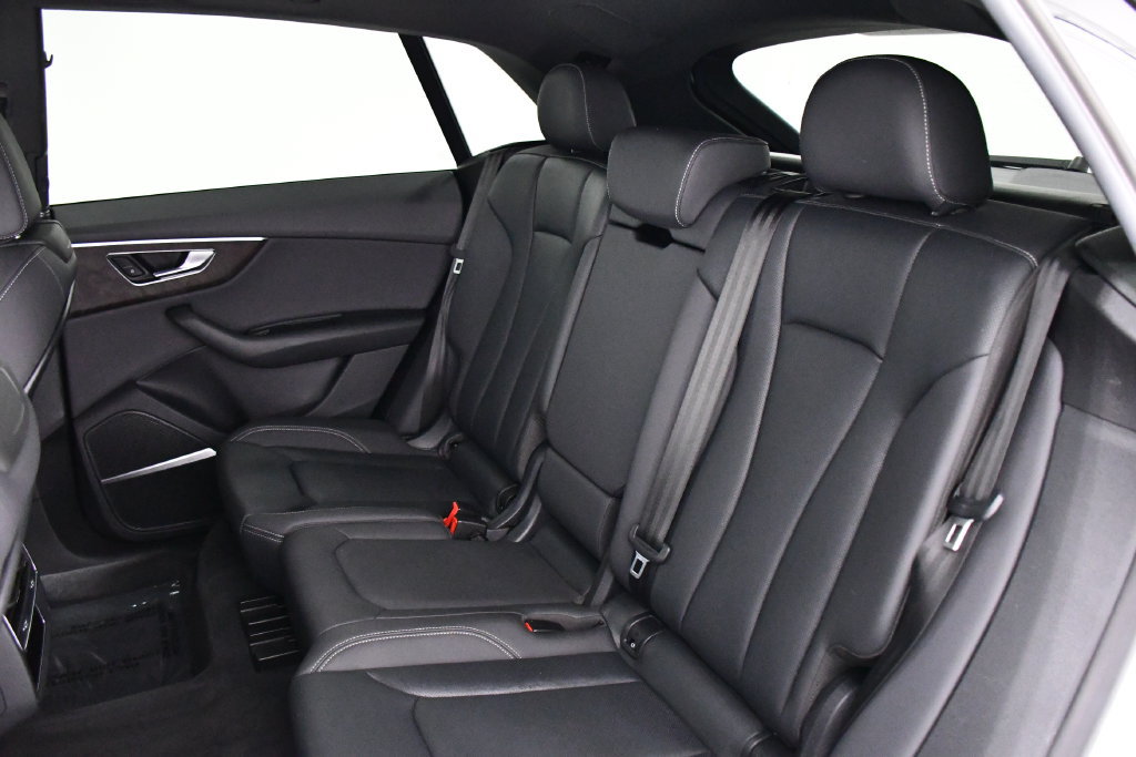 Used 2019 Audi Q8 Premium Plus w/ Premium Plus AWD/4WD image 21