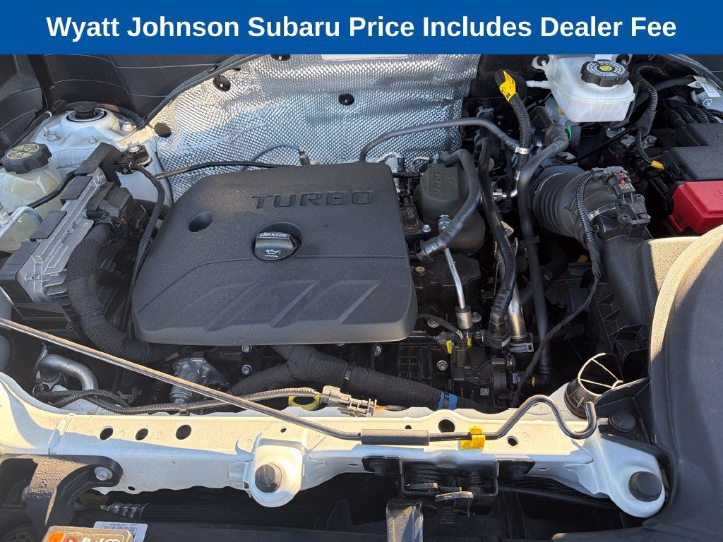 Used 2022 Buick Encore GX Essence w/ Experience Buick Package FWD image 18