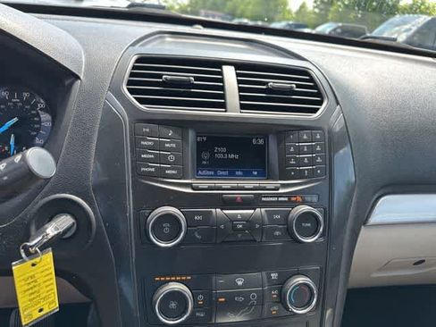Used 2018 Ford Explorer 4WD image 7