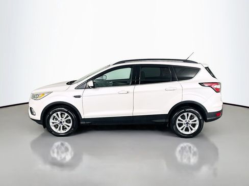 Used 2017 Ford Escape SE w/ SE Leather Comfort Package image 4