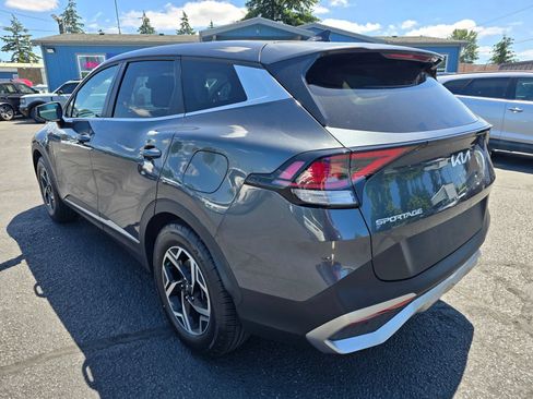 Used 2023 Kia Sportage LX FWD image 3