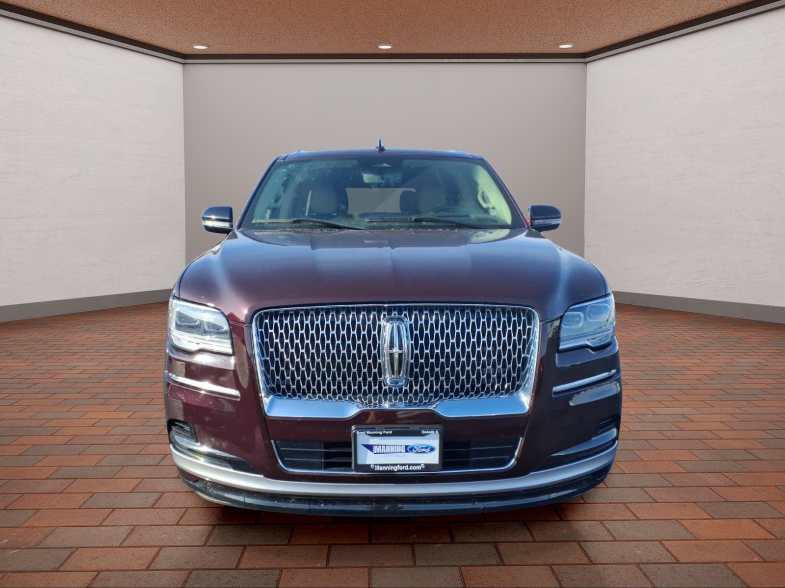 Used 2023 Lincoln Navigator Reserve AWD/4WD image 3