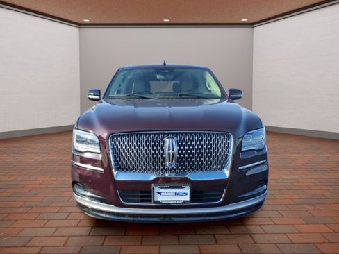 Used 2023 Lincoln Navigator Reserve AWD/4WD image 3