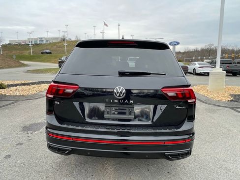 Used 2022 Volkswagen Tiguan SE R-Line image 4