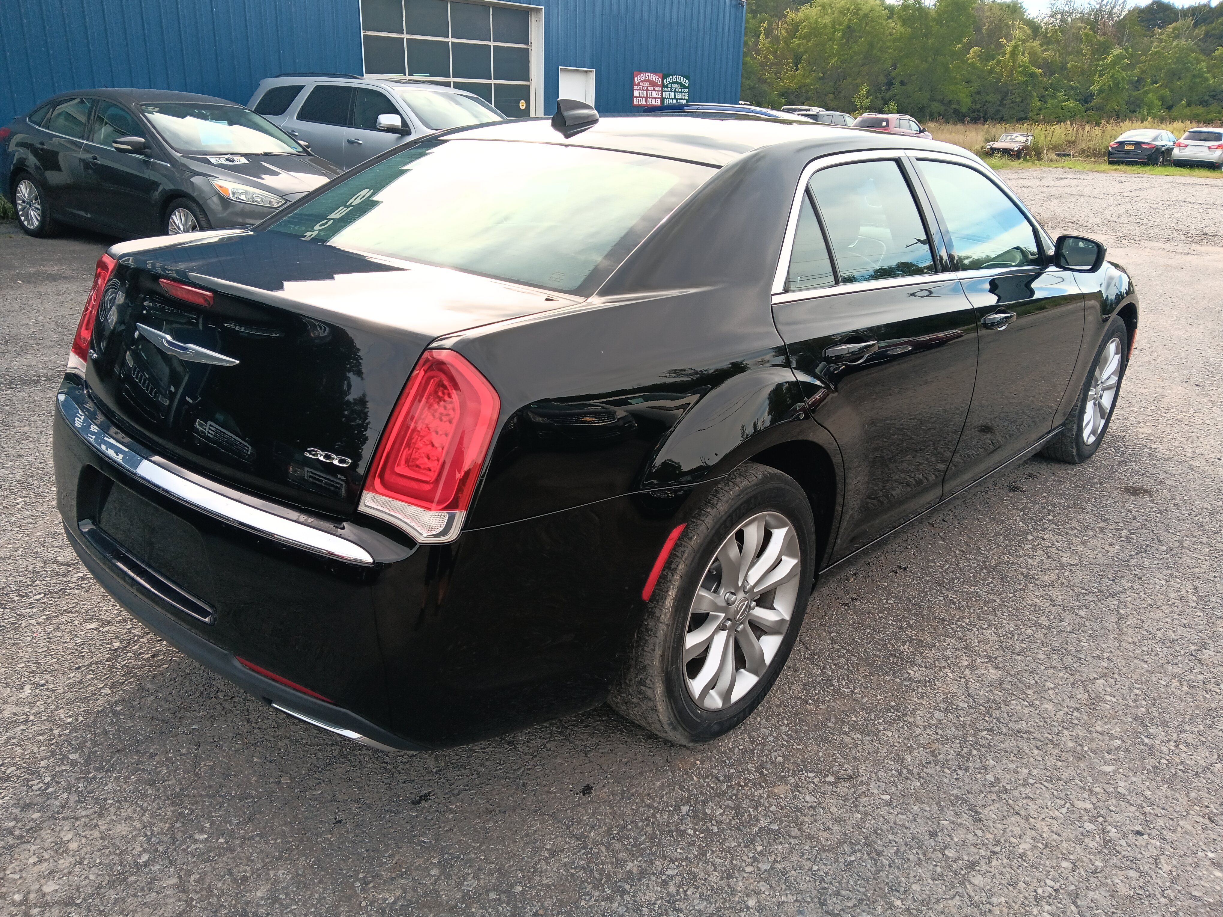 Used 2016 Chrysler 300 Limited w/ Driver Convenience Group AWD/4WD image 5