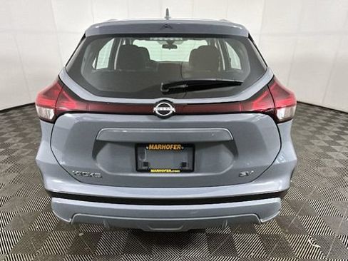 Used 2023 Nissan Kicks SV FWD image 3