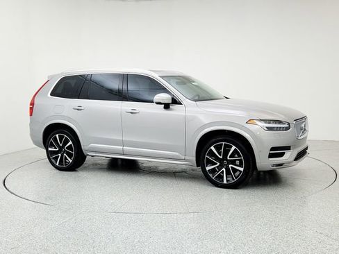 Used 2024 Volvo XC90 B5 Plus AWD/4WD image 3