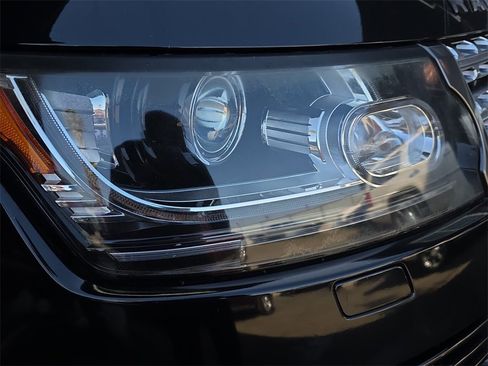 Used 2017 Land Rover Range Rover HSE image 27