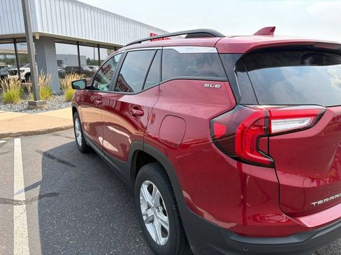 Certified 2024 GMC Terrain SLE w/ Driver Convenience Package AWD/4WD image 4