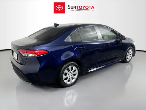 Used 2025 Toyota Corolla LE FWD image 4