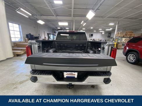 Certified 2025 GMC Sierra 1500 SLT image 34