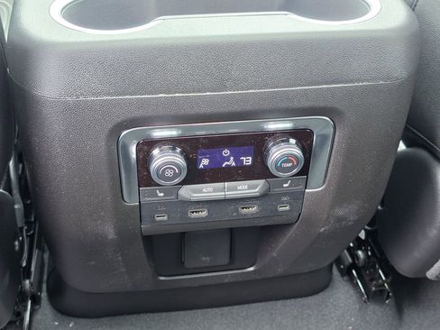 New 2026 GMC Yukon Elevation w/ Elevation Premium Package AWD/4WD image 17