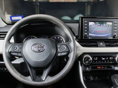 Used 2020 Toyota RAV4 XLE AWD/4WD image 32