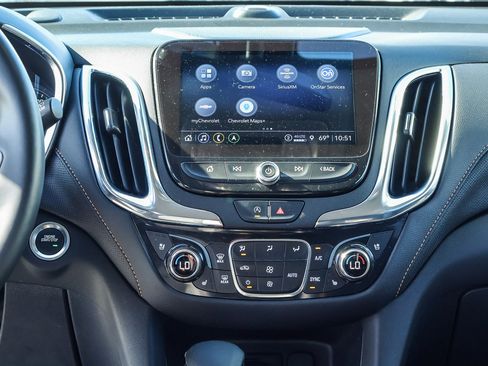 Used 2023 Chevrolet Equinox Premier image 9