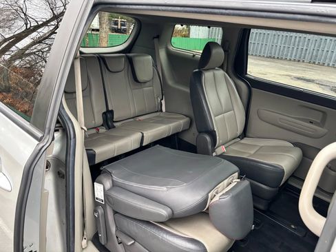 Used 2017 Kia Sedona LX w/ LX Essentials Premium Package image 20