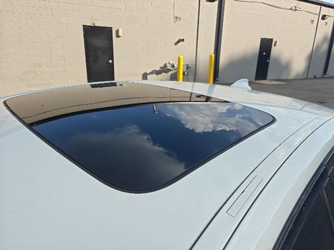 Used 2018 BMW 540i w/ M Sport Package RWD image 8