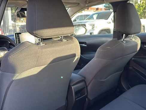 Used 2021 Toyota Corolla LE image 19