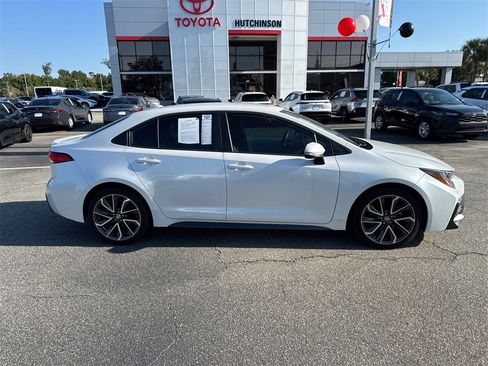 Certified 2022 Toyota Corolla SE image 2