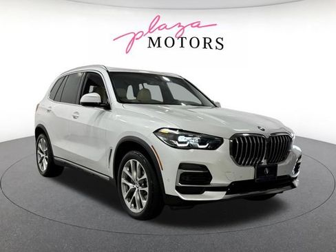 Used 2022 BMW X5 xDrive40i w/ Parking Assistance Package AWD/4WD image 4