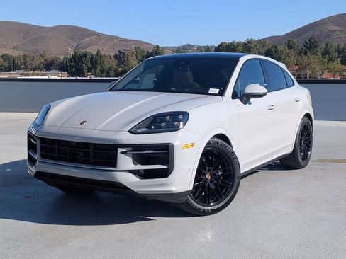 Certified 2026 Porsche Cayenne Coupe AWD/4WD image 1