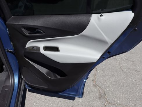 Used 2024 Chevrolet Equinox LS FWD image 33