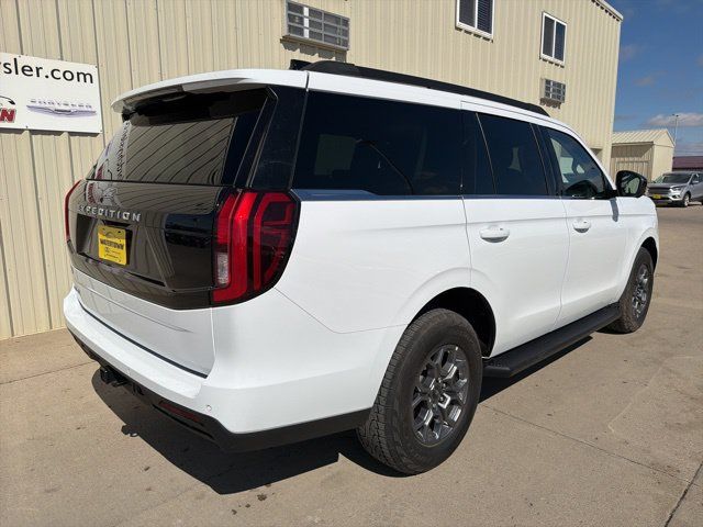 Certified 2025 Ford Expedition Active AWD/4WD image 7