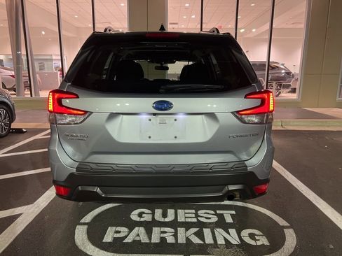Used 2024 Subaru Forester Premium image 9
