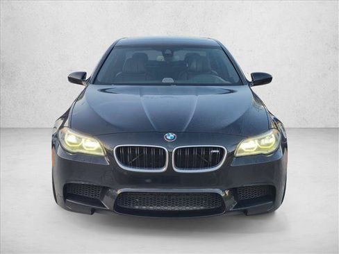 Used 2014 BMW M5 RWD image 2