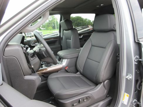 New 2026 GMC Sierra 1500 Elevation w/ Elevation Premium Package AWD/4WD image 10