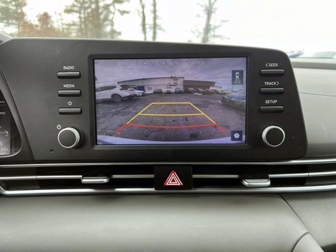Used 2023 Hyundai Elantra SE image 21