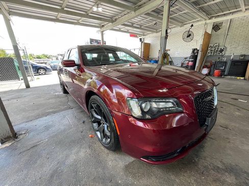 Used 2021 Chrysler 300 S RWD image 4