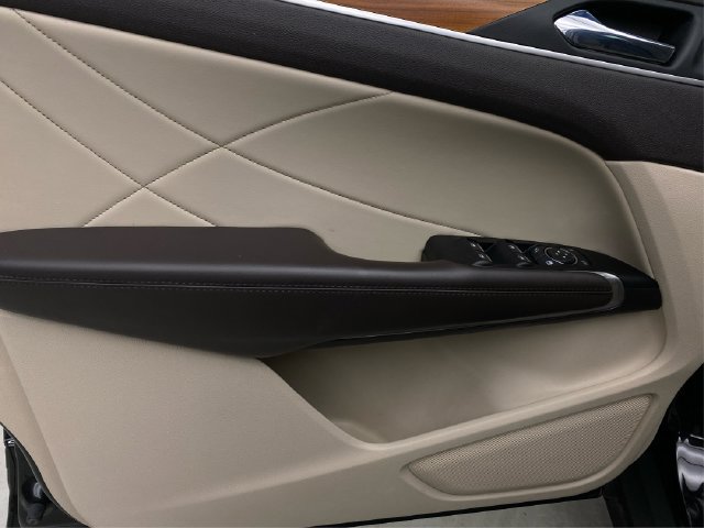 Used 2019 Lincoln MKC Select w/ Select Plus Package AWD/4WD image 26