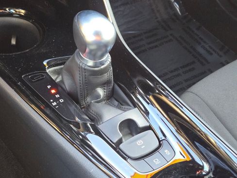 Used 2021 Toyota C-HR XLE image 28