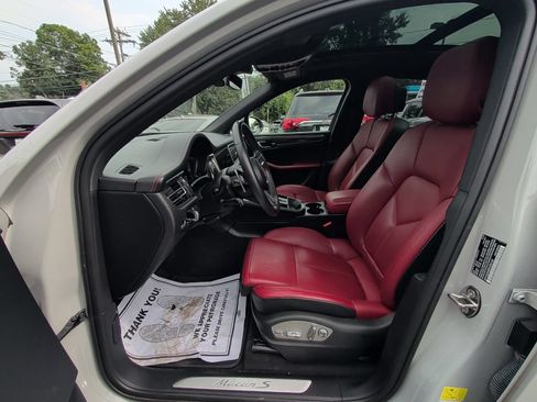 Used 2023 Porsche Macan S AWD/4WD image 10