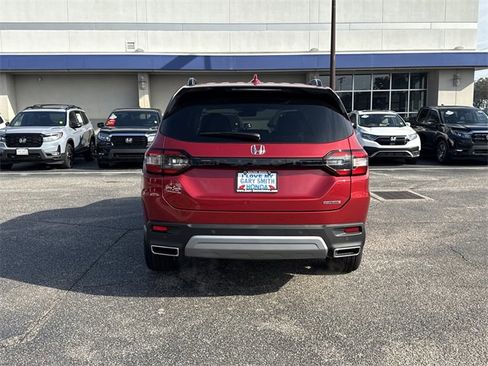 New 2025 Honda Pilot Touring image 6