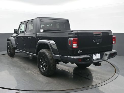 Used 2022 Jeep Gladiator Willys image 4
