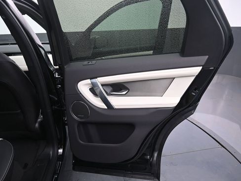 Used 2025 Land Rover Discovery Sport Dynamic SE image 12