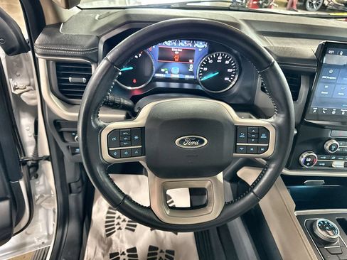 Used 2022 Ford Expedition XLT AWD/4WD image 17