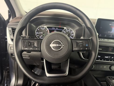 Used 2023 Nissan Rogue SV AWD/4WD image 19