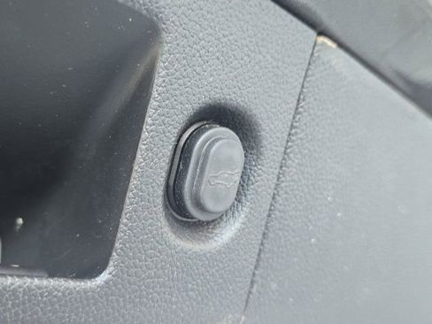 Used 2020 GMC Yukon XL SLT w/ Open Road Package image 12