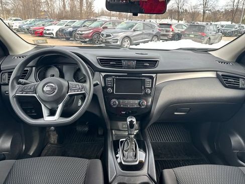 Used 2020 Nissan Rogue Sport S image 10
