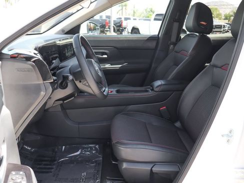 Used 2025 Nissan Kicks SR w/ SR Premium Package FWD image 19