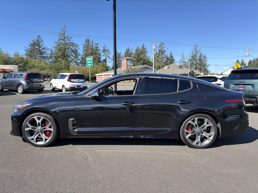 Used 2021 Kia Stinger GT1 RWD image 3